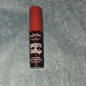 NYX Smooth Whip Matte Lip Cream - Shade Chocolate Moose